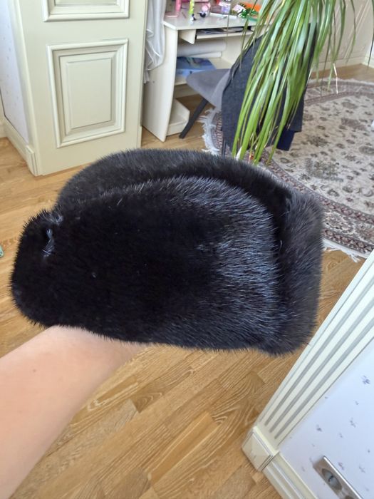 Продам  норковые  ушанки 10 тыс.