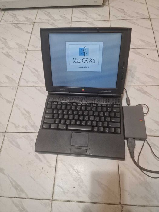 Лаптоп Apple Macintosh PowerBook 1400cs модел 1996 година