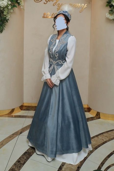 Национальное платье(камзол длинный, тақия)