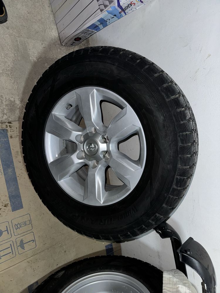 Комплект шин зимние 265/65 R17 ОРИГИНАЛ