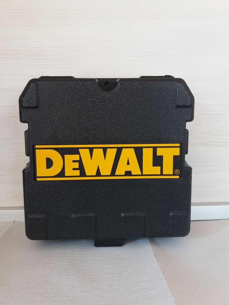 Нов лазерен нивелир Dewalt DW088K