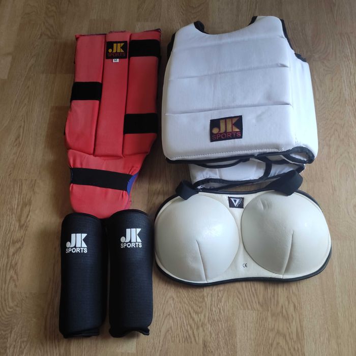 Kimono și centuri karate, judo, arte martiale, souryoukan, nunceaguri