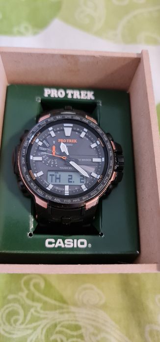 Часовник Casio pro trek PRW6100
