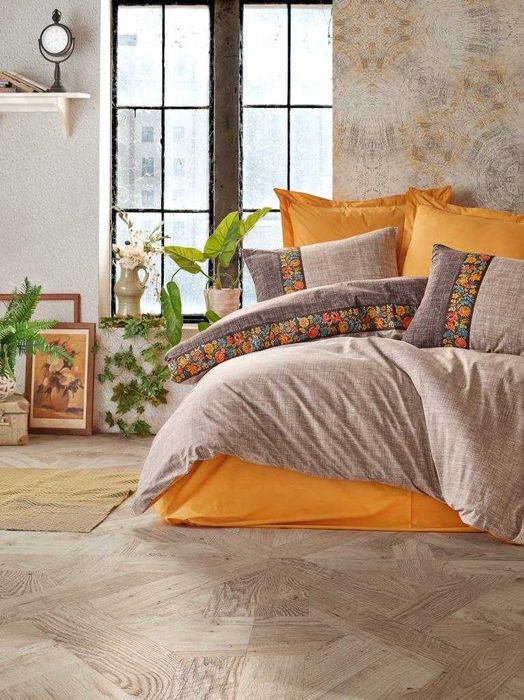 Lenjerie de Pat Carpatic Brodat Folcloric Ranforce Satin de Lux Oranj