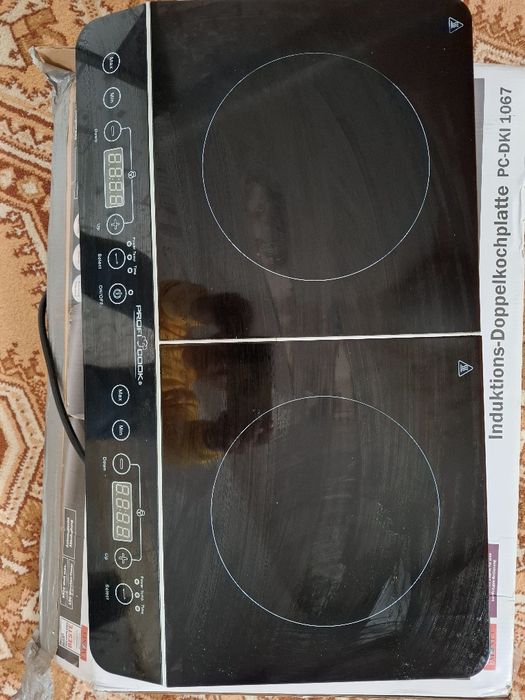 Vînd plita electrica cu inductie si display digital