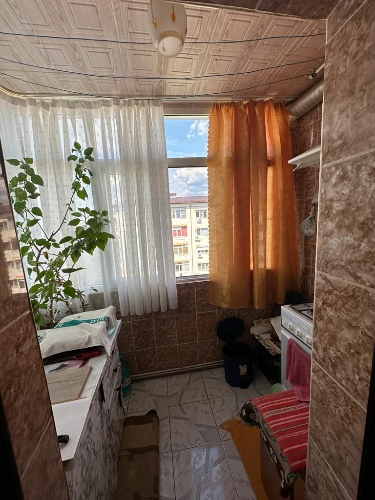 Apartament 2 camere decomandat 50 mp utili zona Robea - transf. în 3