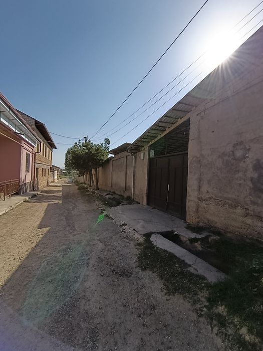 Zangiota tumani Ramadan nasosniy 12 sotix uy 6 xona