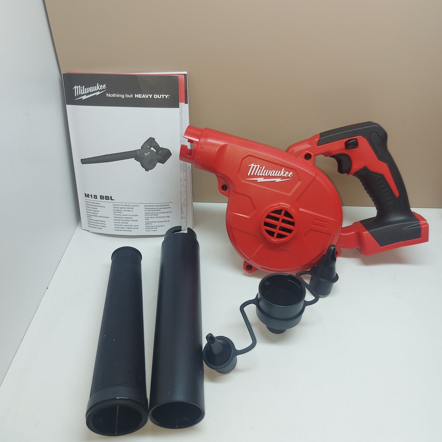 Акумулаторна духалка за листа Milwaukee M18 BBL-0