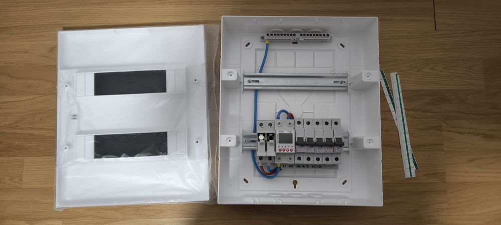 Tablou Electric Protectie Curent Alternativ cu Control Wifi Tuya