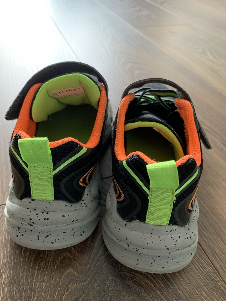 Маратонки sketchers 32