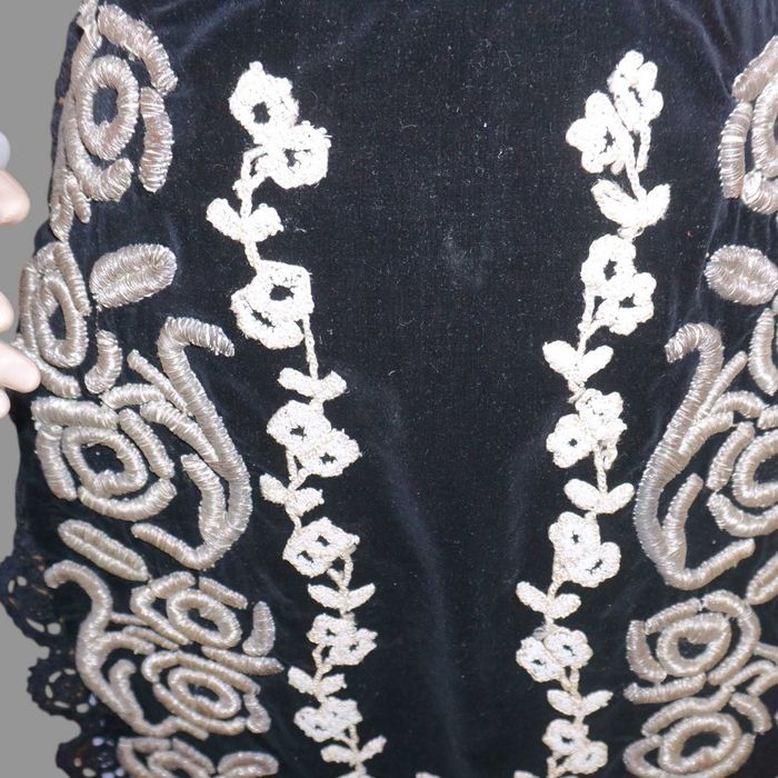 Catrinta,cotranta sau sort traditional din Banat lucrat cu fir metalic