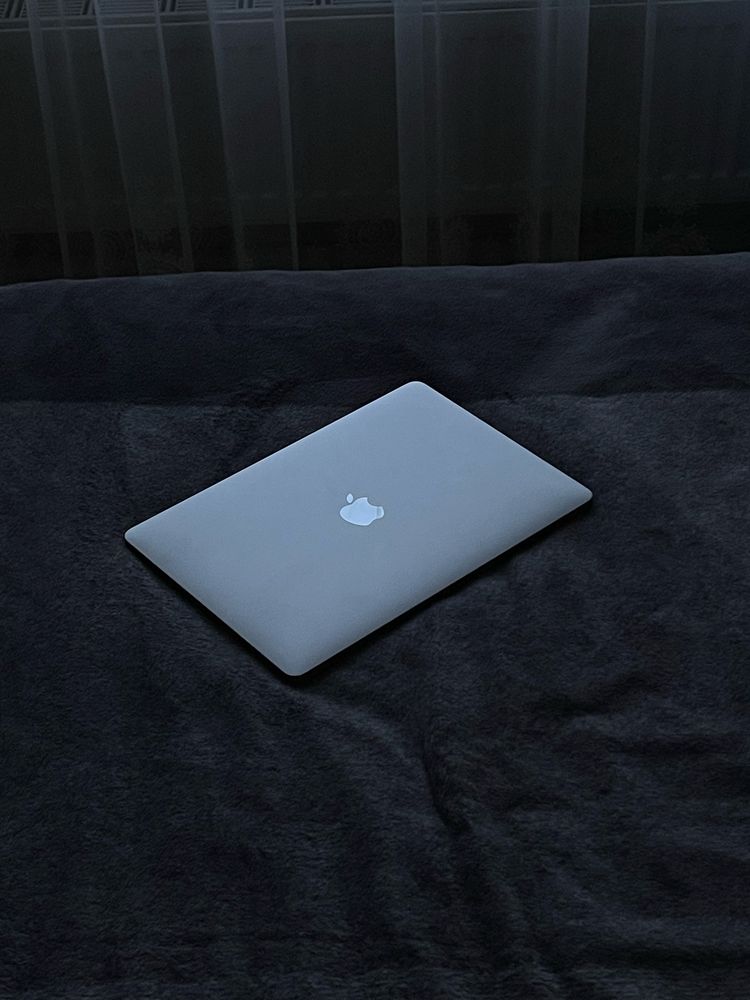 Продам MacBook Pro 13 на чипе М1