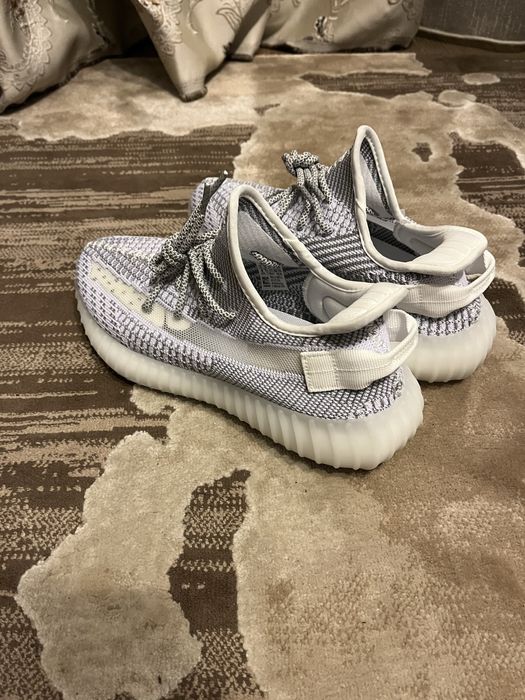 Yeezy 350 V2 Boost, 41 1/3, noi cu eticheta