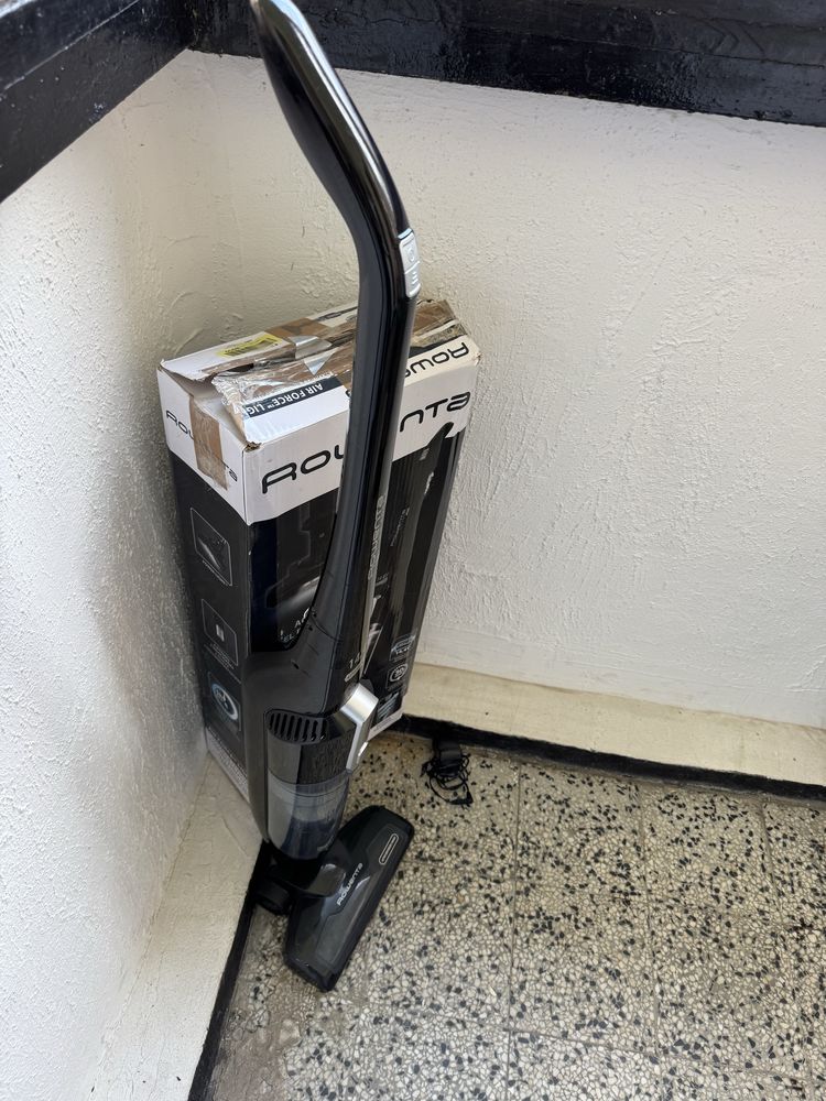 Вертикална Безжична Прахосмукачка - Rowenta Air Force Light RH6545WH!