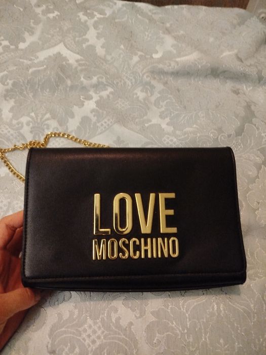 Продам сумку  LOVE MOSCHINO