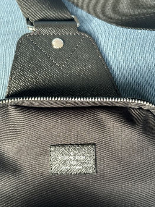 LOUIS VUITTON Avenue sling Waist bum
