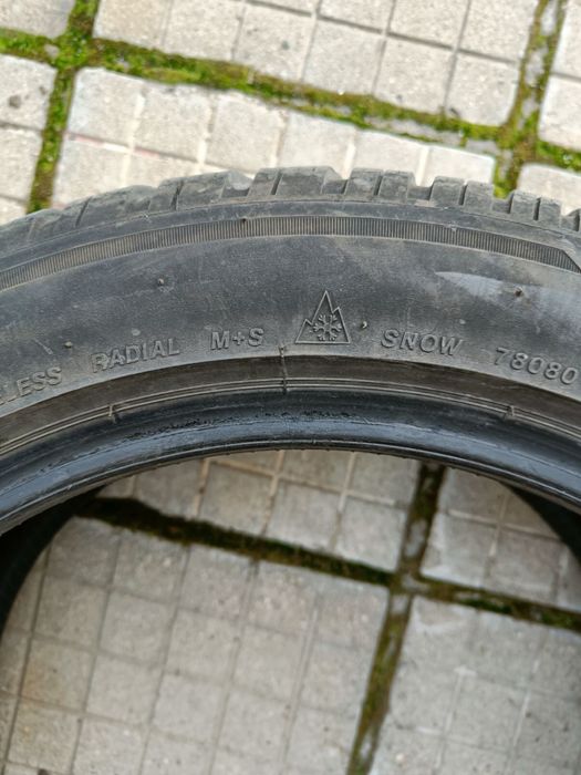 Зимни гуми  Bridgestone 215/50R17 - 4 броя