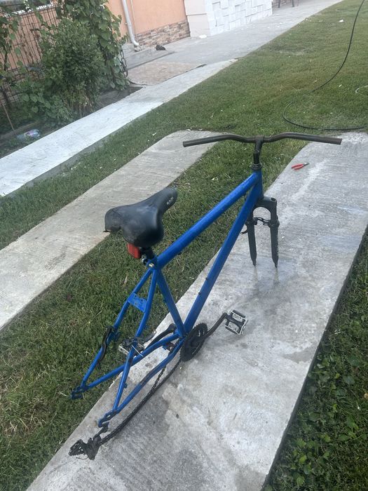 Vand cadru de bicicleta in stare foarte bună
