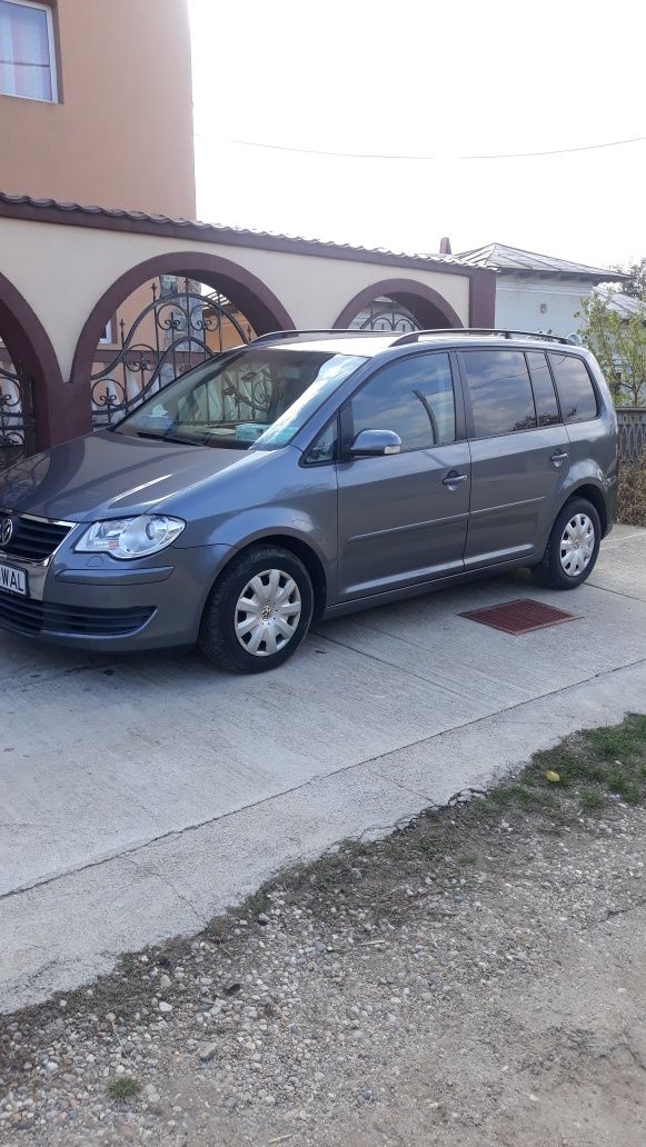 Vand vw Touran cu 7 locuri