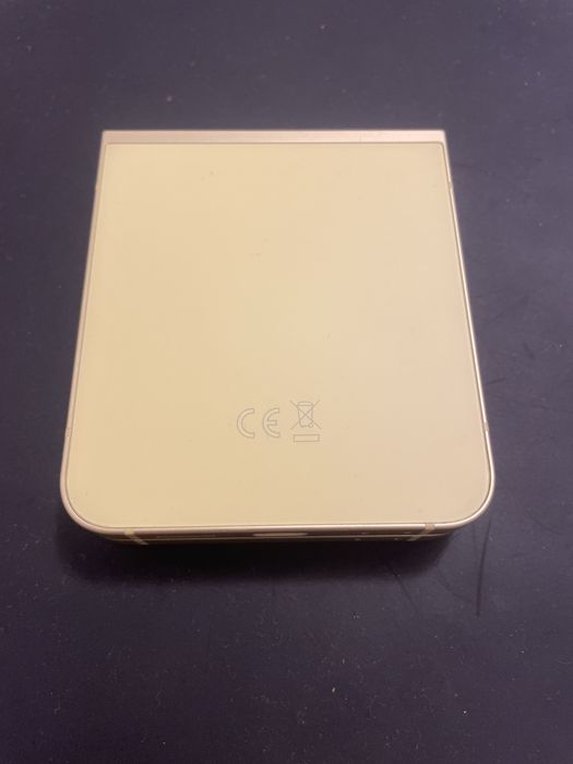 Vand Samsung Z flip 6