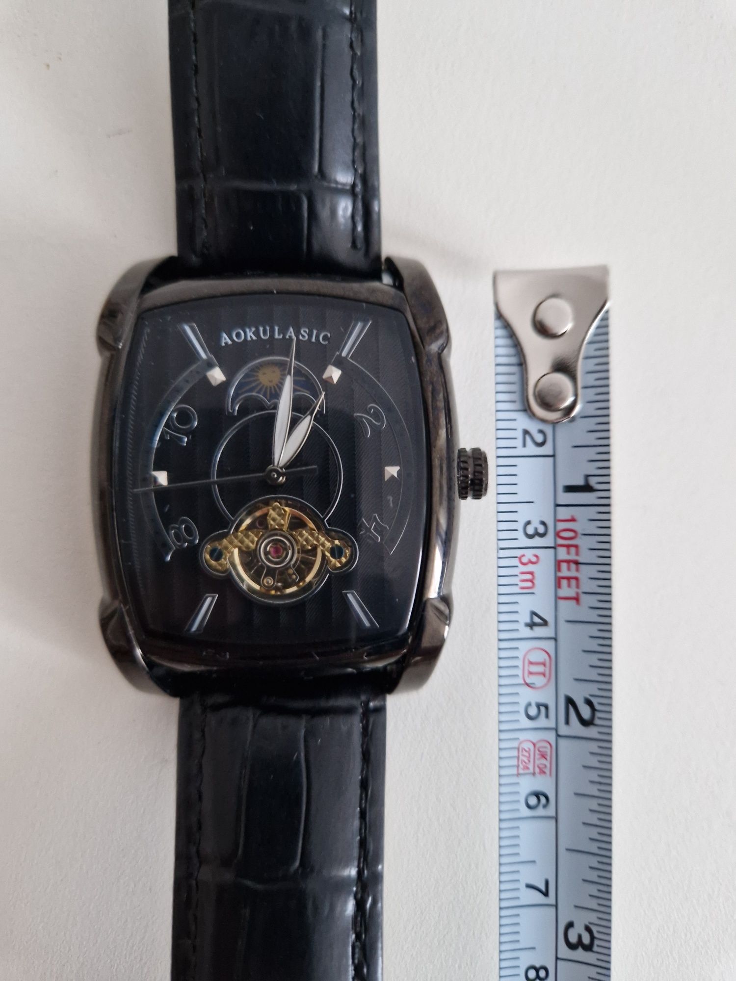 Ceas automatic negru cu bratara neagra de piele