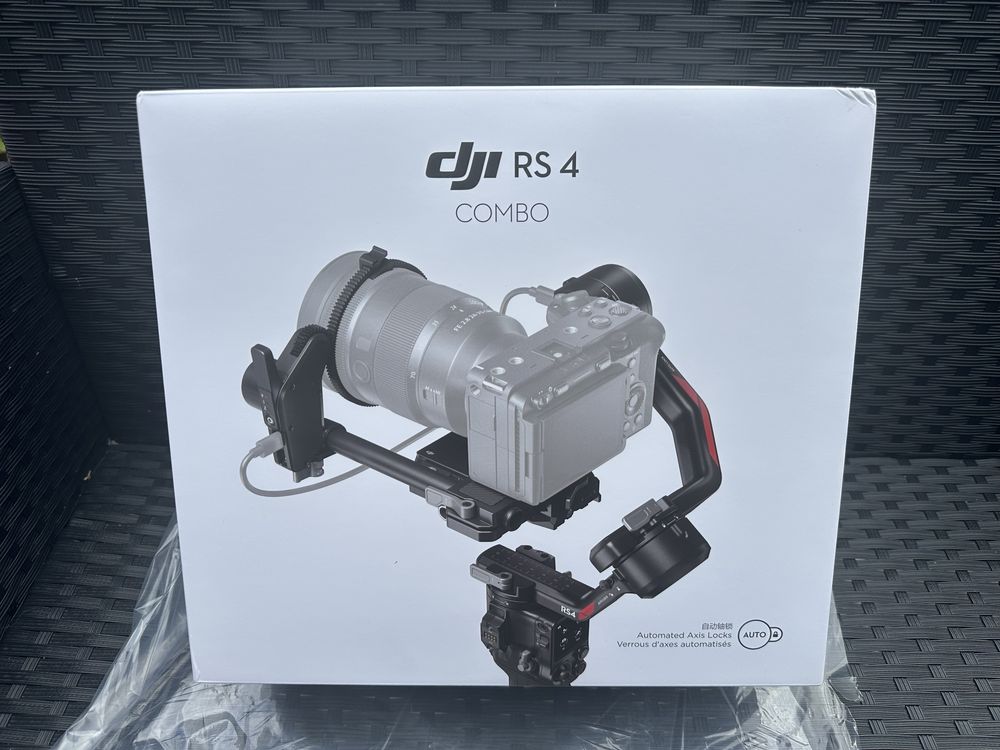 Чисто Нов Стабилизатор DJI RS 4 Combo 3 оси Gimbal