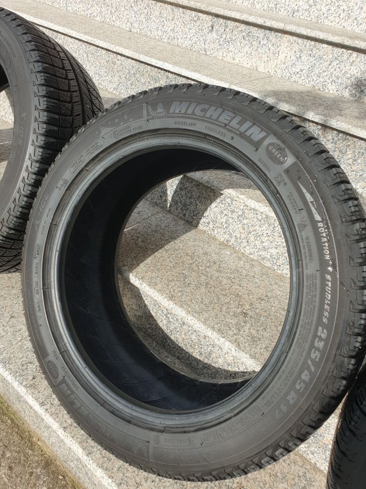 Зимни гуми Michelin 235/45/17
