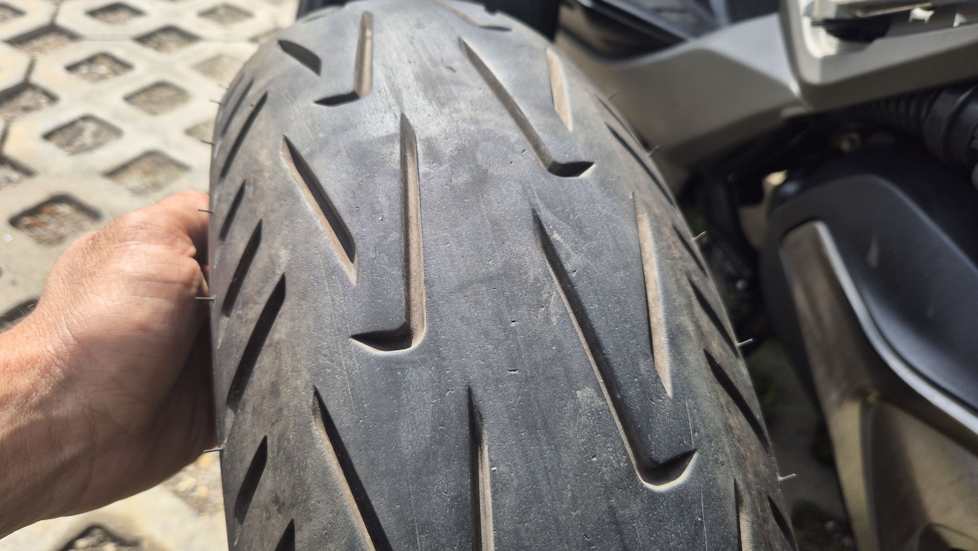Гума за скутер Goodride 120/70/15