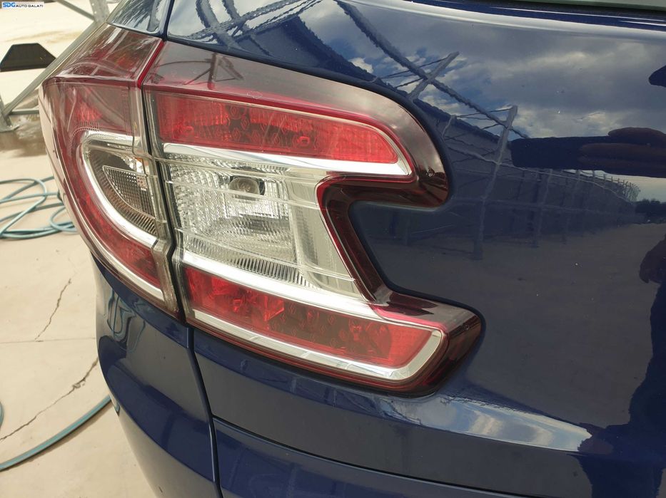 Tripla Stop Lampa Stanga de pe Haion Hayon Portbagaj Renault Megane 3 Break Combi 2008 - 2016 [K6277]