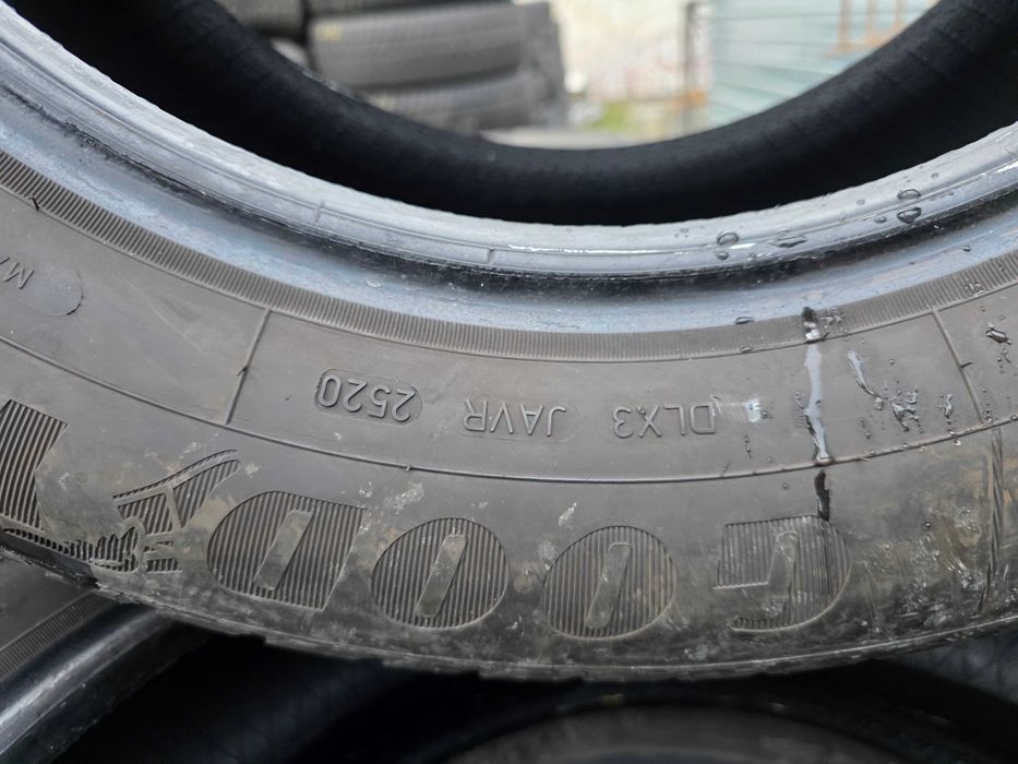 2бр Всесезонни гуми 225 60 16 - Goodyear