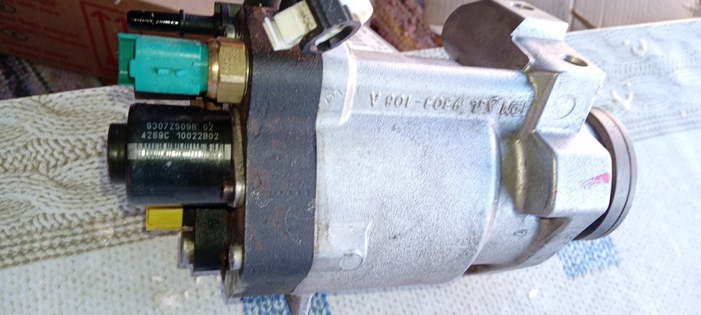 Pompa de injectie și bord ford