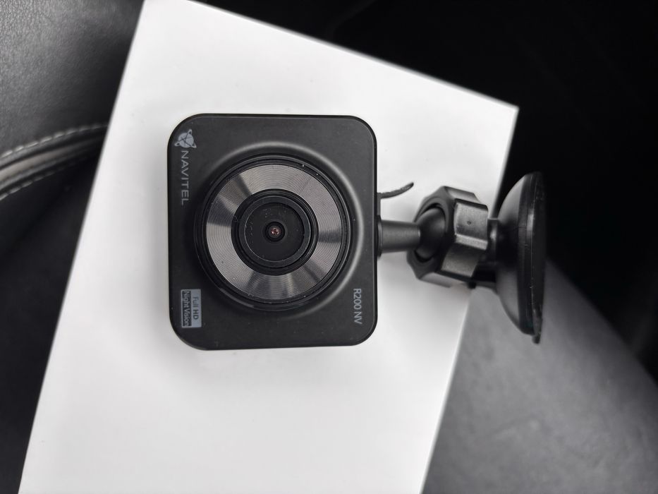 Camera auto Navitel R200