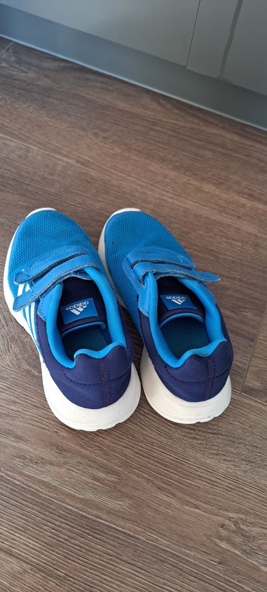 NIKE 32, Adidas, Decathlon 32