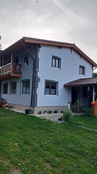 Inchiriez Cabana Floare de Colț