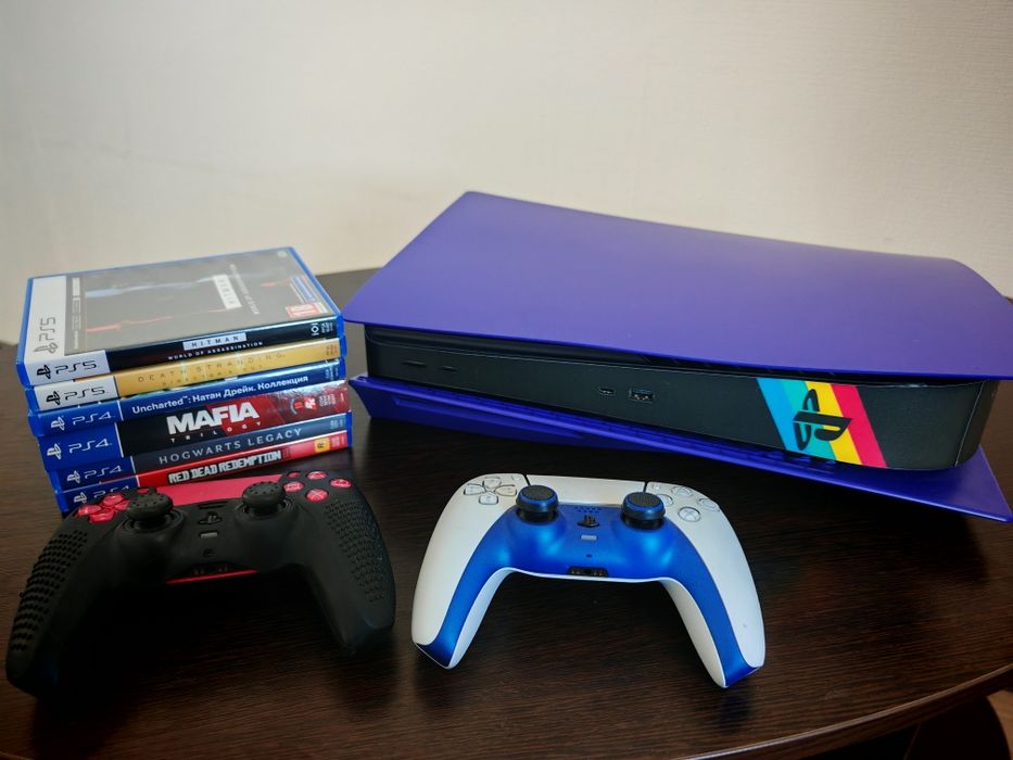 PlayStation 5, 2 геймпада, 6 игр на дисках