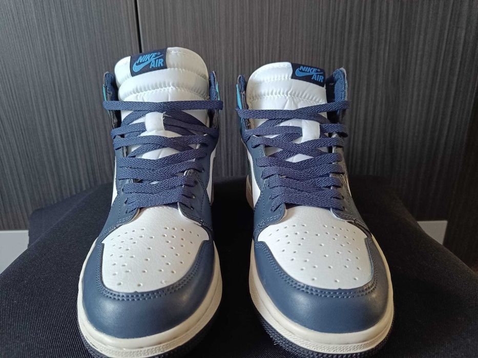 Air Jordan 1 Obsidian