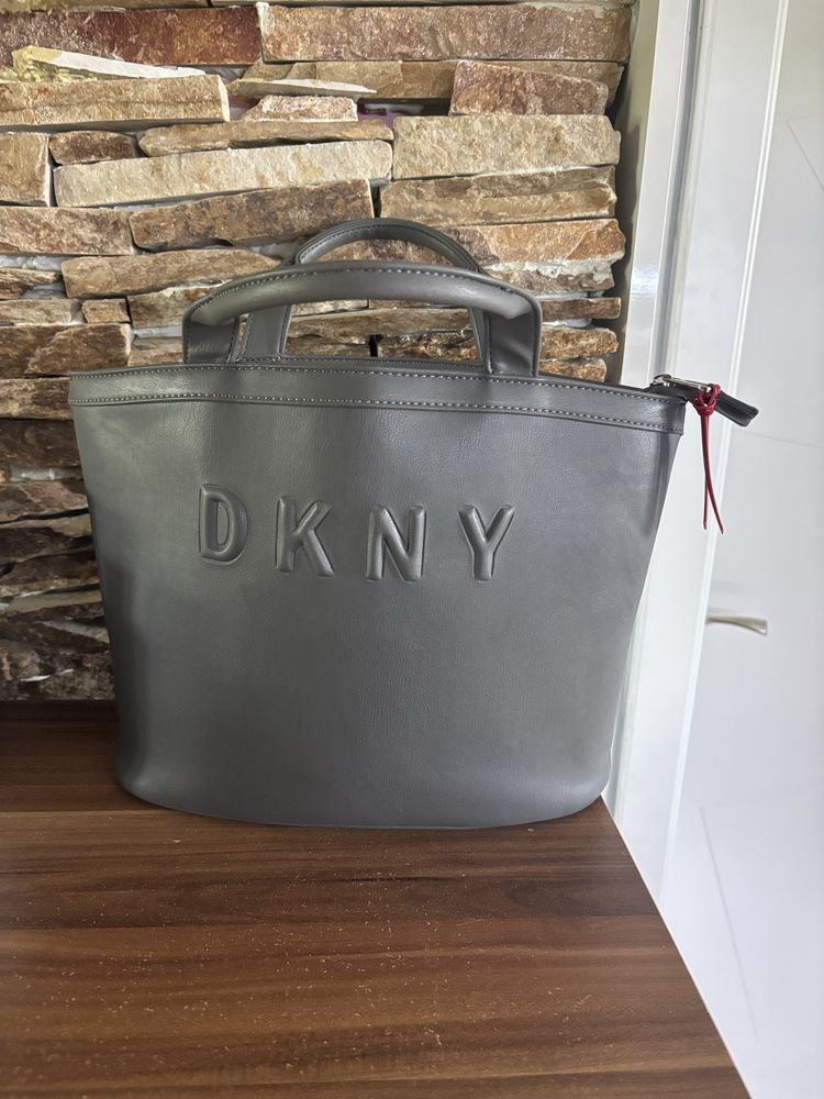 Сива чанта DKNY
