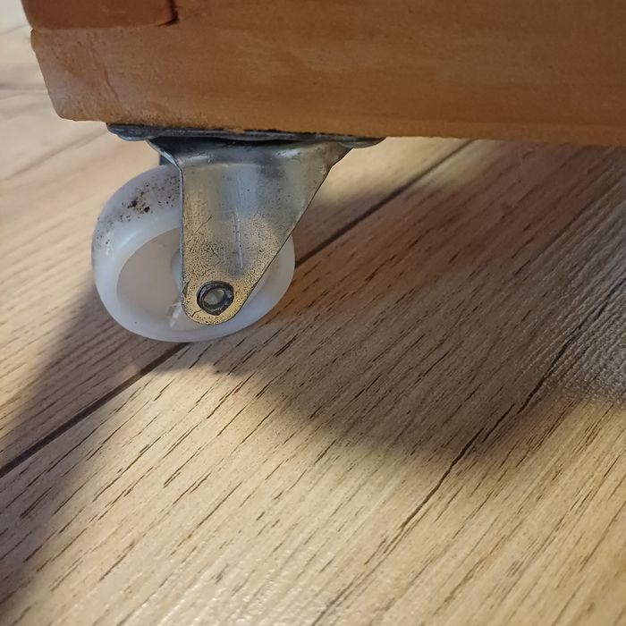 Balansoar căluț   echipat si cu  roți