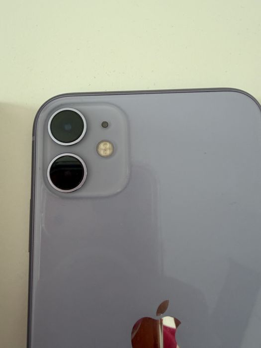 Продавам iPhone 11, 128 GB