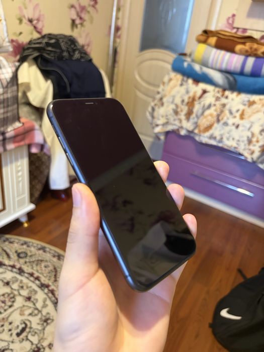 iphone 11 с наушниками air pods pro