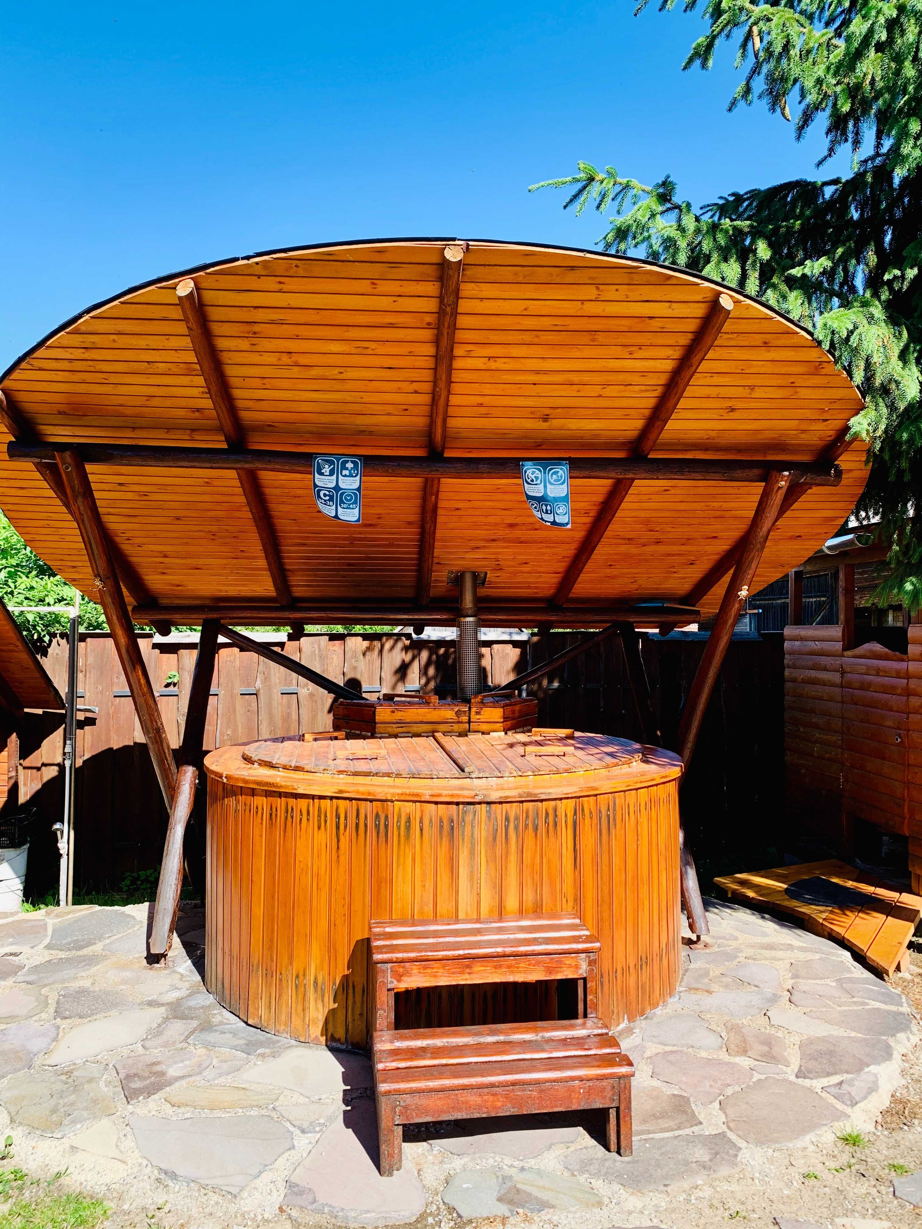 Cabană cu CIUBĂR de închiriat - Izvorul Mureșului