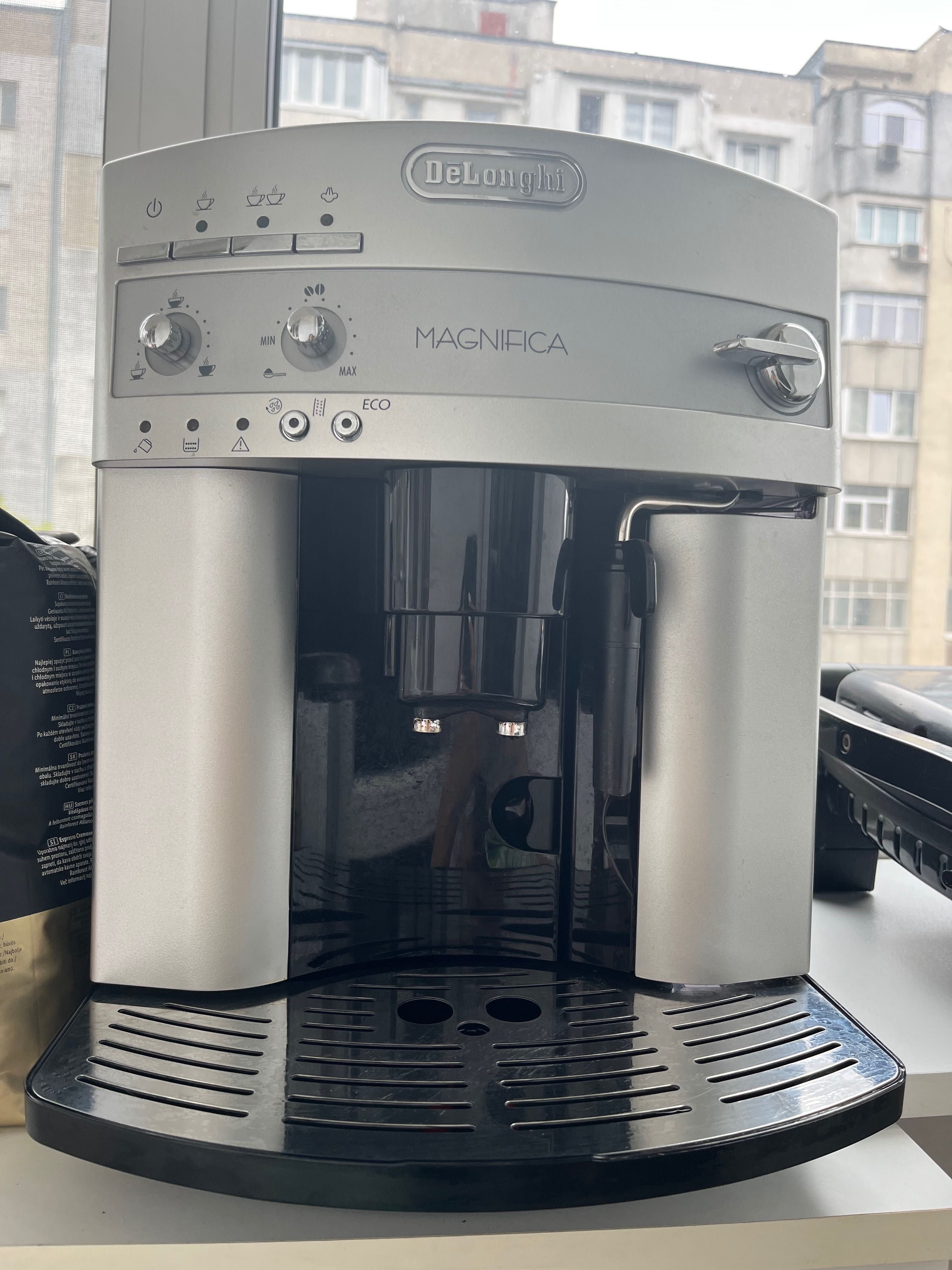 Кафемашина DeLonghi Magnifica ESAM3200.S