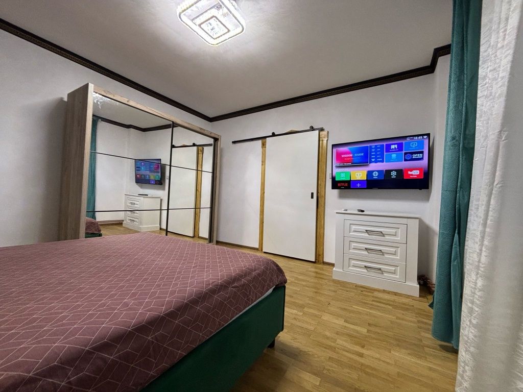 Proprietar Închiriez garsonieră centru vechi brasov poarta schei