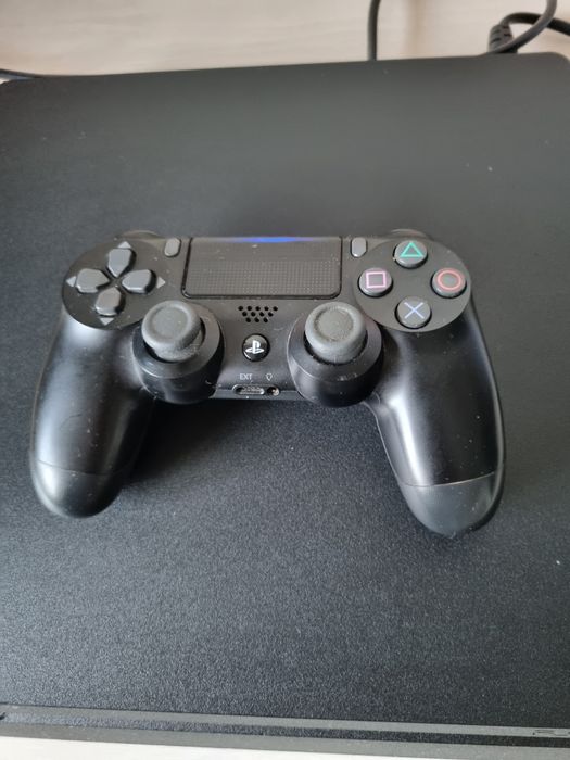 Vând PS 4 Slim 500GB