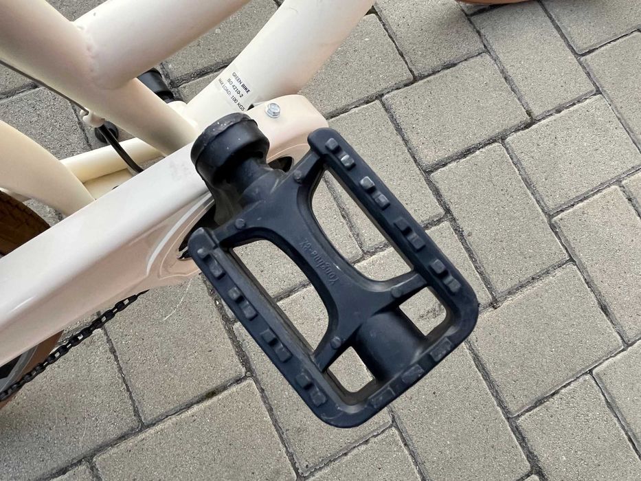 Vand bicicleta de dama Goetze cu cos din nuiele