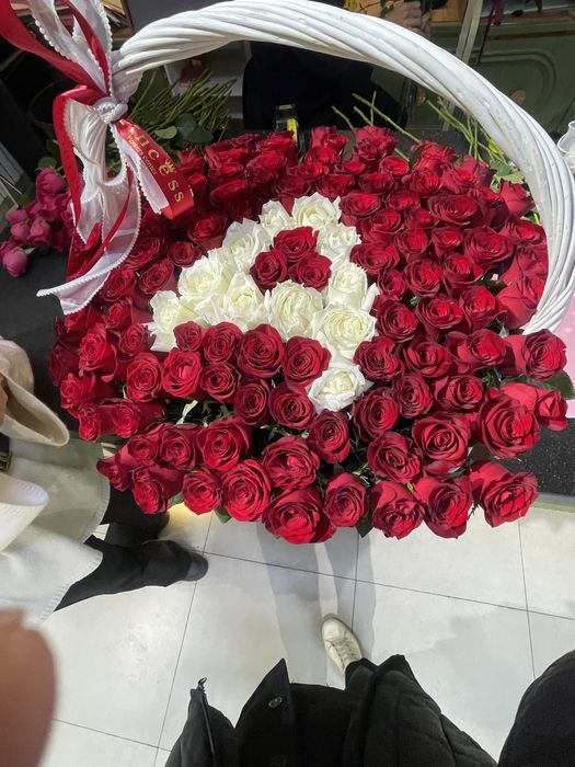 Цветы в корзине свежий 125 шт голландский роза с буквой А