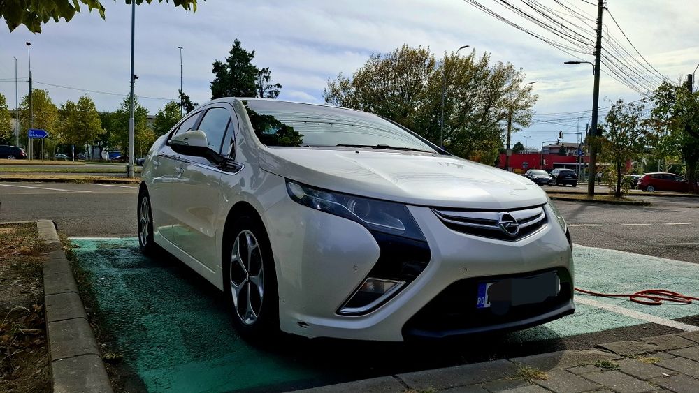 Opel Ampera 2013