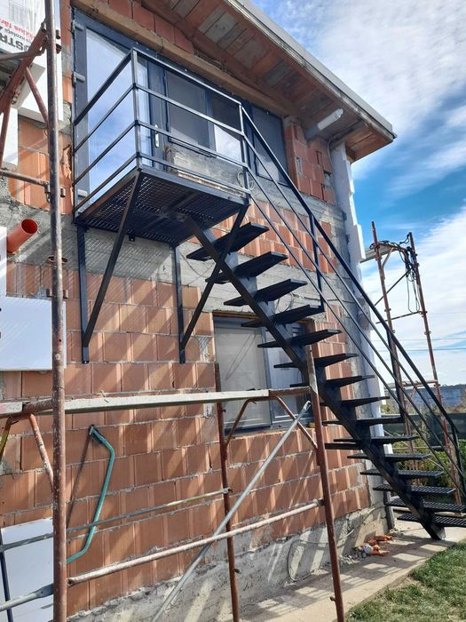 Scara metalica zincata  exterioara pentru ,case, beciuri și incendii