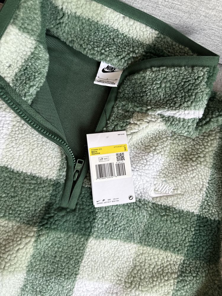 Нова оригинална Nike Sportswear Суичър в Пастелно Зелено, Тъмнозелено