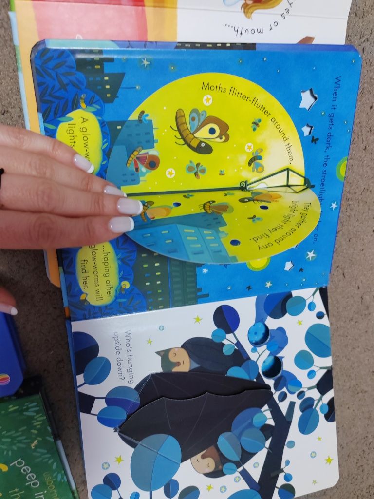 Carti cu clapete Usborne în stare foarte buna